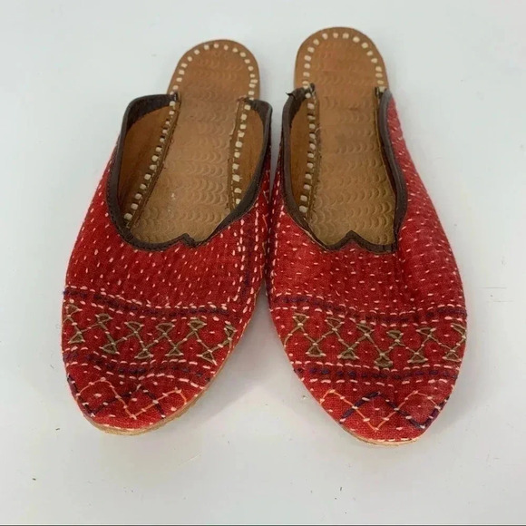Jutti Leather & fabric handmade Indian party shoes - Picture 3 of 9